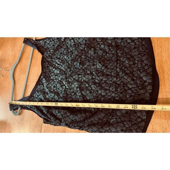 Tahari Navy Blue Lace Tank Top Size L - Picture 5 of 11